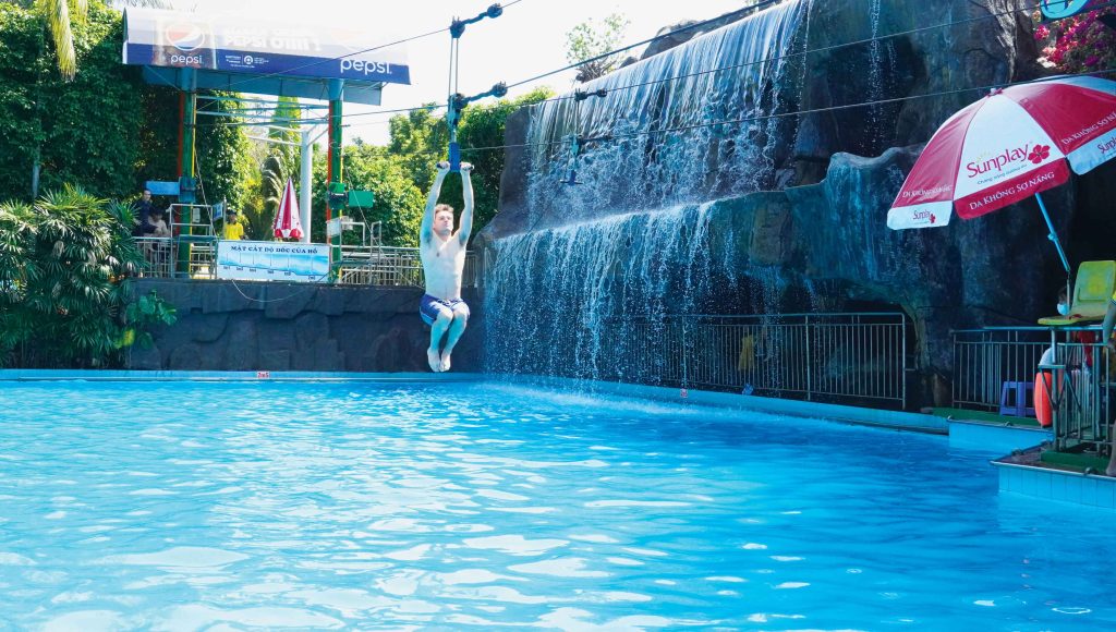 Đầm Sen Nước – Công viên nước Đầm Sen – Dam Sen Water Park – Ốc đảo xanh mát giữa thành phố