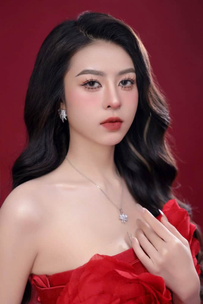 Ca sỹ Hana Cẩm Tiên - Tết 2025 tại Đầm Sen Nước